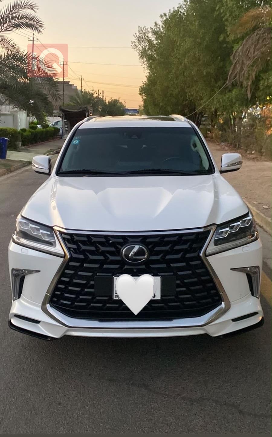 Lexus LX